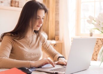 Cara Menghasilkan Uang dari Blogging: 15 Cara yang Sudah Terbukti (2024)