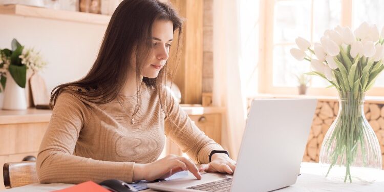 Cara Menghasilkan Uang dari Blogging: 15 Cara yang Sudah Terbukti (2024)